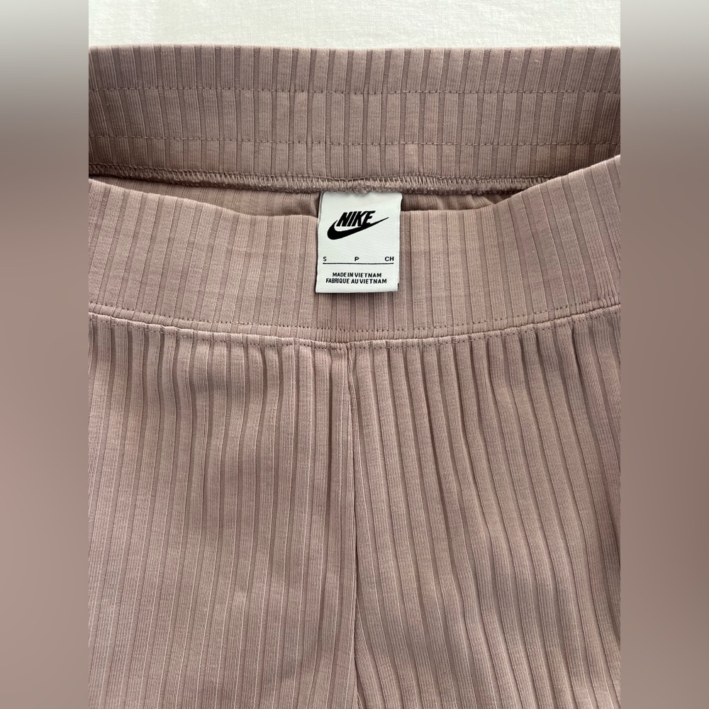 Nike Ribbed Sweats - Picture 3 of 3